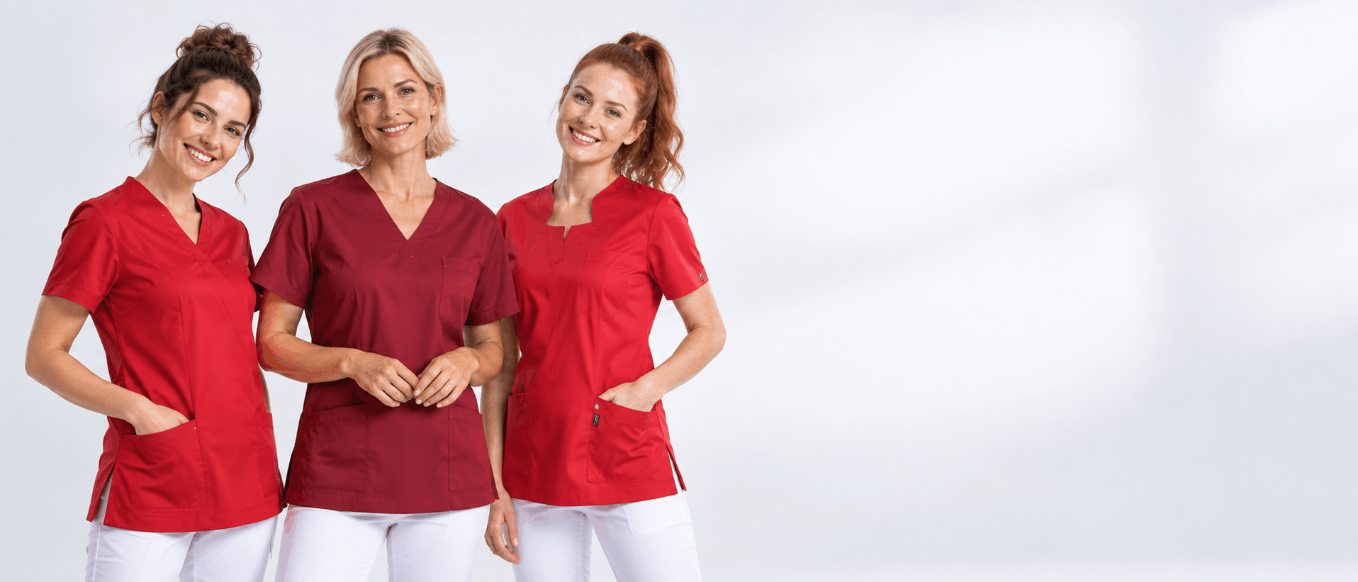 Rote Kasacks für Damen in Pflege, Praxis und medizinischen Einrichtungen